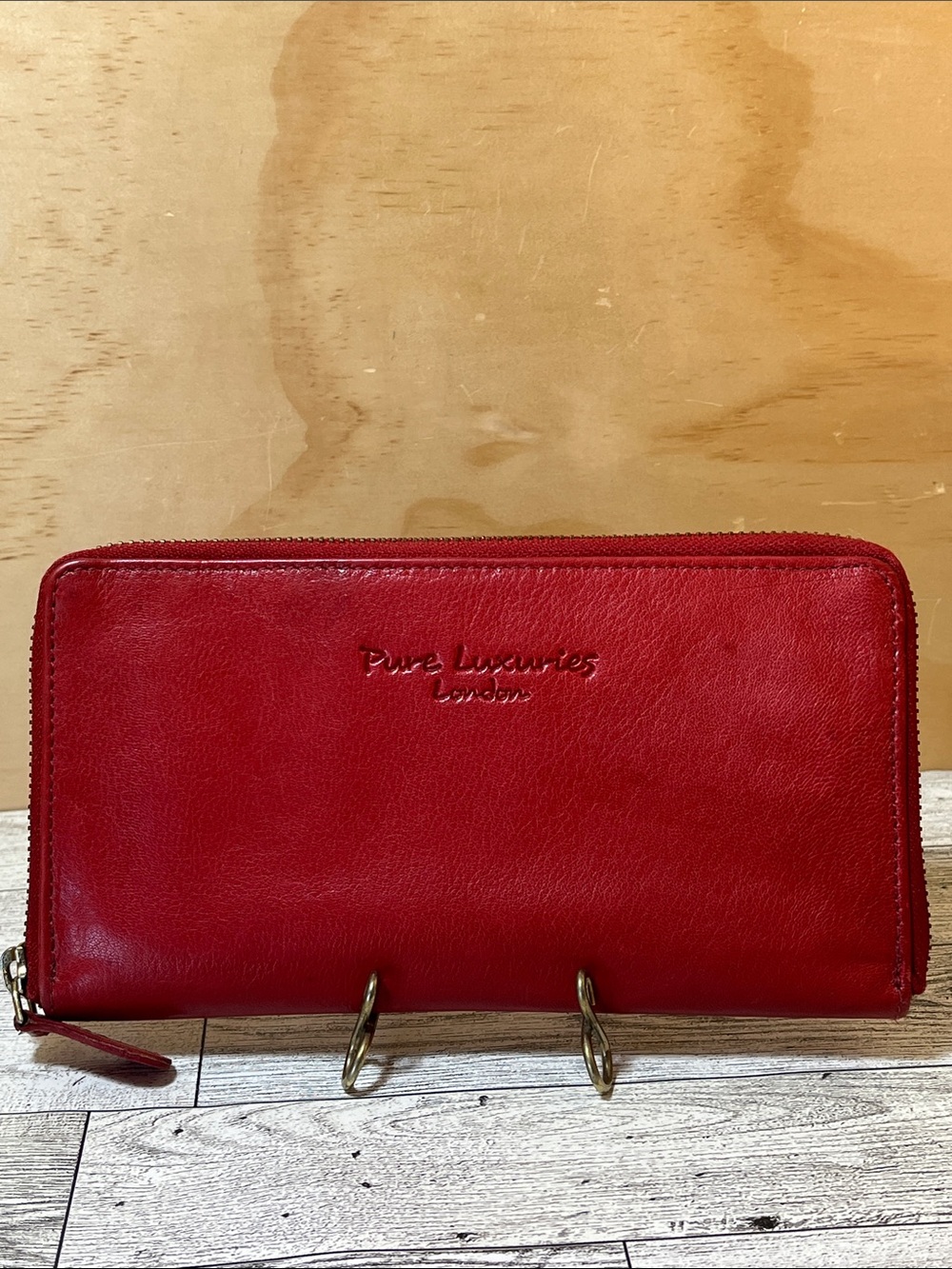 PreOwned Pure Luxuries London Red Zip Around Leather Wallet